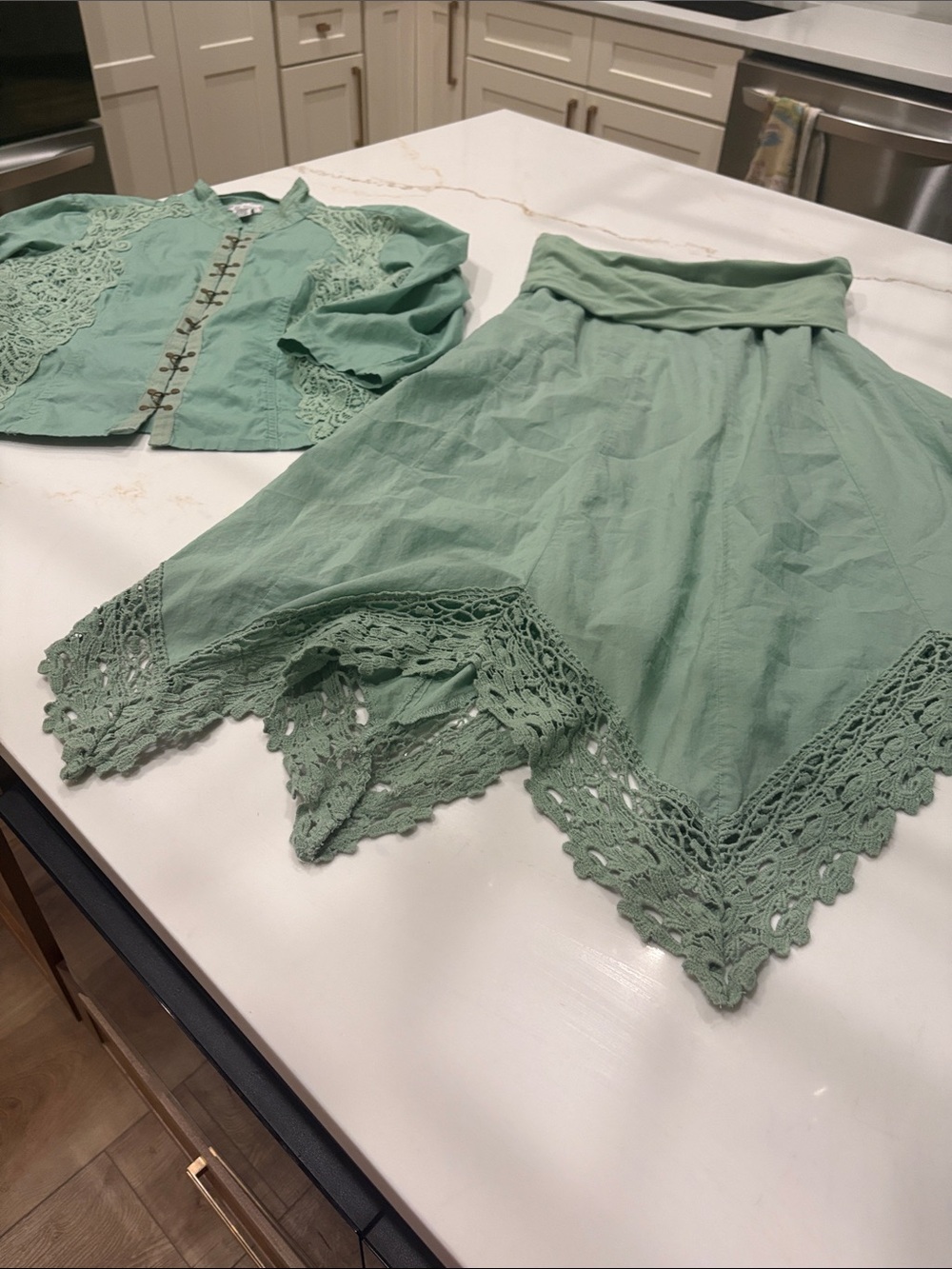 Women’s Lace-Hem Midi Skirt in Sage Green